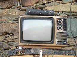 «فكرة ولا في الخيال » ….كنز في بيتك وانت متعرفش يمكنك صنع صاعق كهربائي من تلفزيون قديم