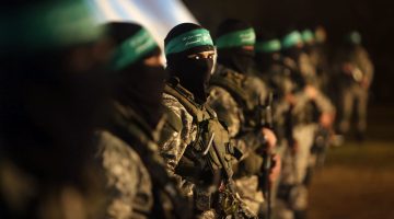 عااجل .. حماس تعلن تفجير منزل في خان يونس تحصن فيه عشرات من جنود الإحتلال