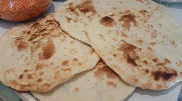جهزي الخبز الشعبي الأردني بالسمسم بطريقة محترفة تنال إعجاب الكثير من الناس