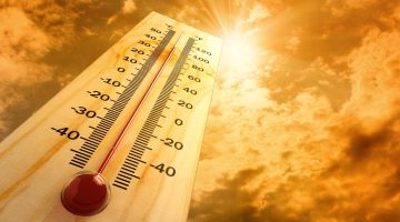 الحرارة ستصل لـ 40 درجة.. الأرصاد توجه تحذيرا عاجلا للمواطنين بشأن طقس الجمعة