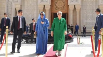 زوجة الرئيس السيسي وحرم سلطان عمان تلتقيان في العاصمة الإدارية