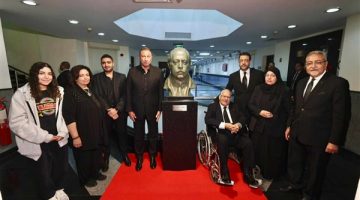 مجلس إدارة الأهلي يزيح الستار عن تمثال العامري فاروق