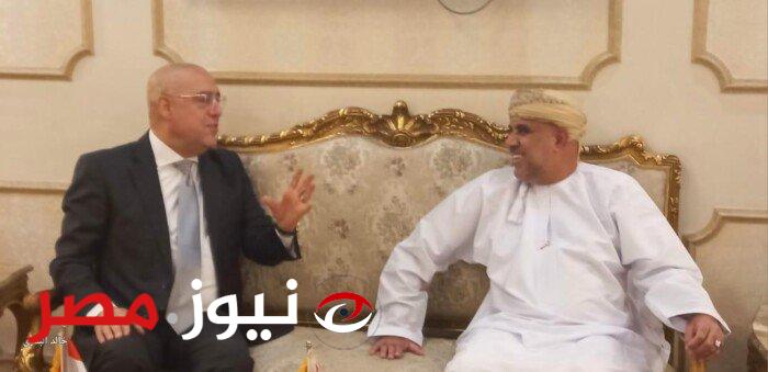 وزير الإسكان يستقبل نظيره العماني والوفد المرافق له بمطار القاهرة.